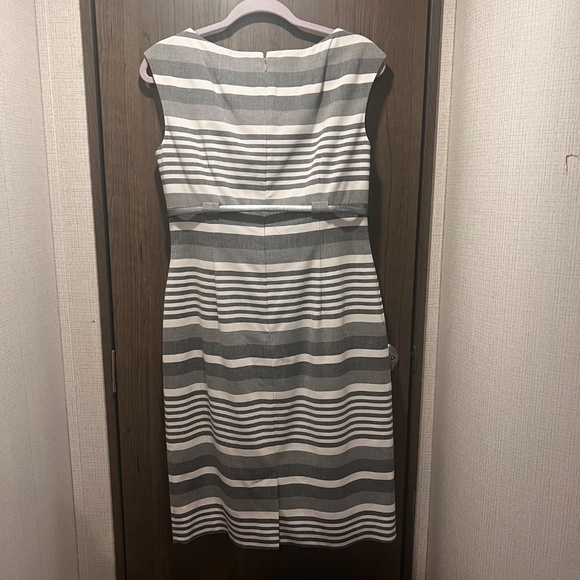 Calvin Klein Grey & White Striped Sheath Dress with Belt – Size 10 - Picture 4 of 5